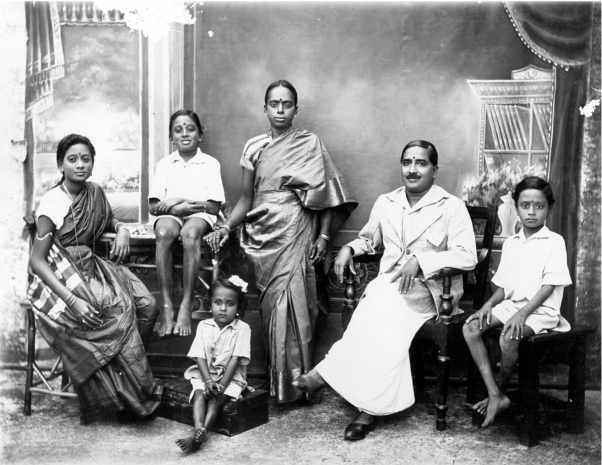 Janabai's family, circa 1941